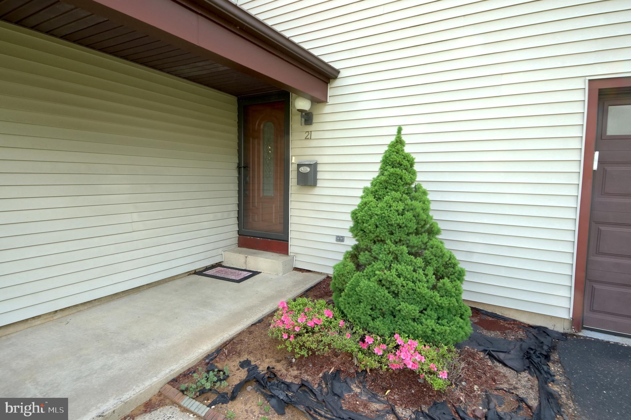 21 Overton Road East Windsor, NJ 08520 - Photo 3 of 45 Gallery Image 3