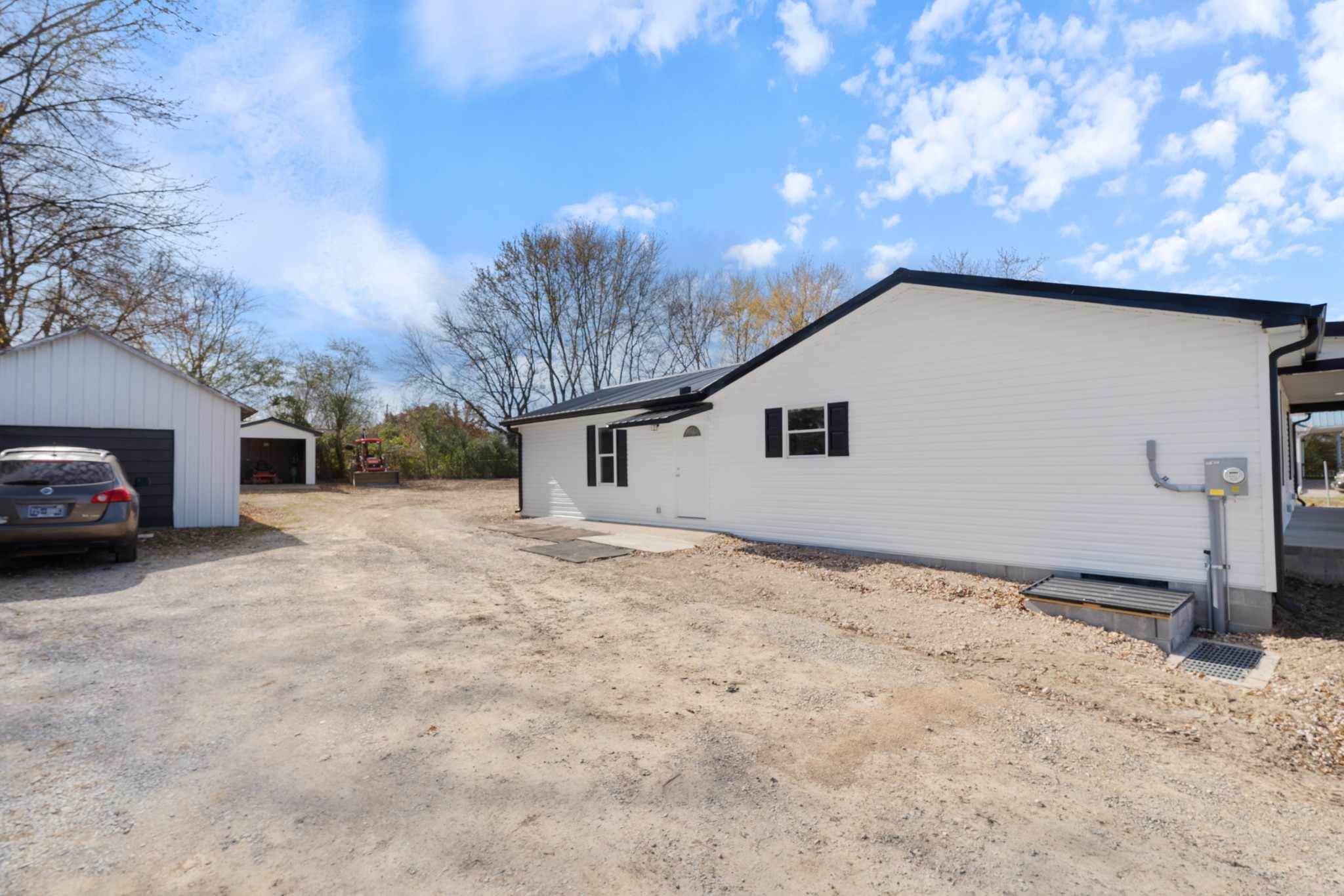 654 West Main Street Hohenwald, TN 38462 - Photo 3 of 33