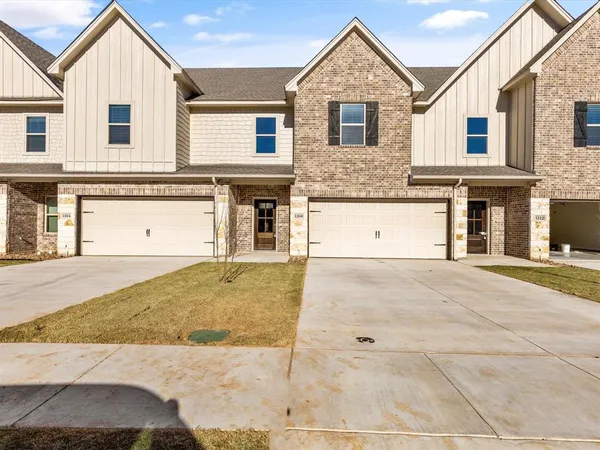 $349,900 | 1105 Noble Flair Court, Granbury, TX 76049