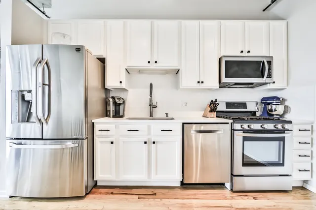 $3,300 | 6 South Laflin Street, Unit 709, Chicago, IL 60607