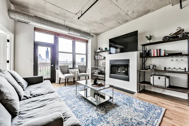 $3,300 | 6 South Laflin Street, Unit 709, Chicago, IL 60607