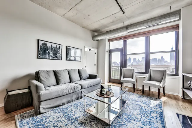 $3,300 | 6 South Laflin Street, Unit 709, Chicago, IL 60607