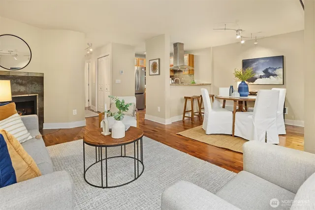 $390,000 | 11058 Northeast 33rd Place, Unit D3, Bellevue, WA 98004