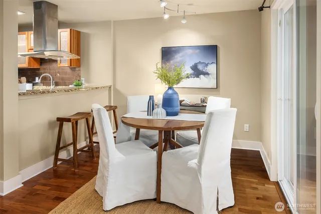 $390,000 | 11058 Northeast 33rd Place, Unit D3, Bellevue, WA 98004