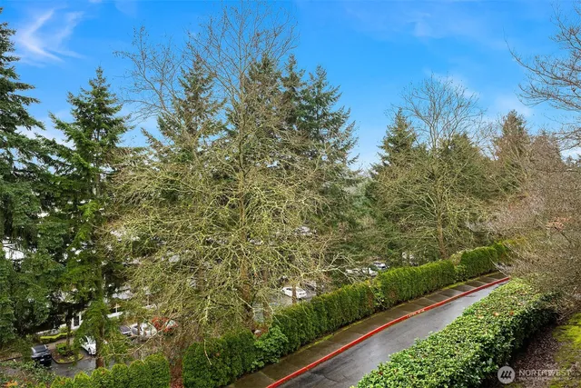 $390,000 | 11058 Northeast 33rd Place, Unit D3, Bellevue, WA 98004