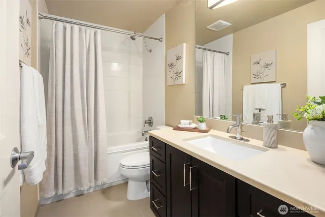 $390,000 | 11058 Northeast 33rd Place, Unit D3, Bellevue, WA 98004