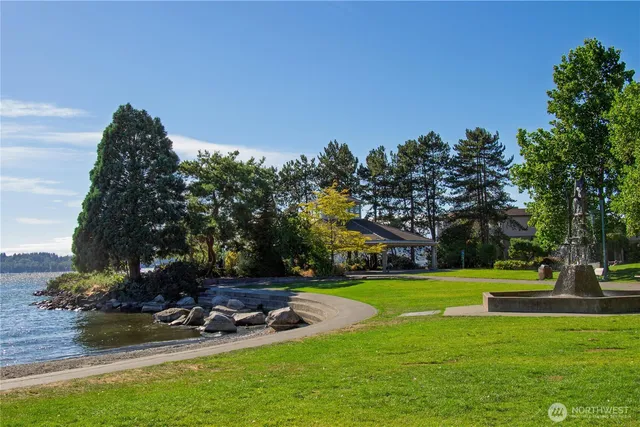 $390,000 | 11058 Northeast 33rd Place, Unit D3, Bellevue, WA 98004