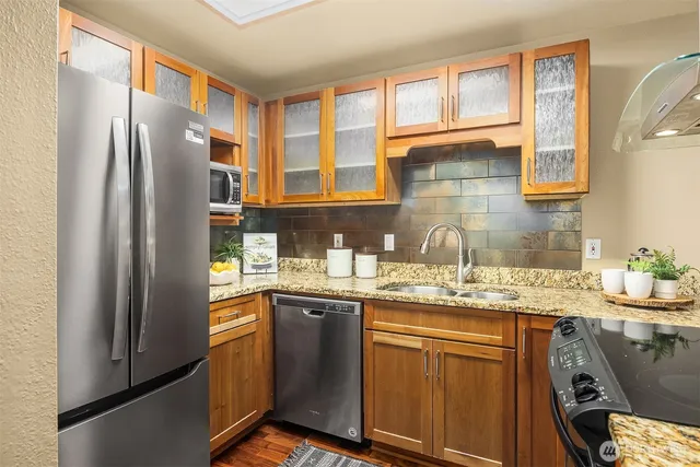 $390,000 | 11058 Northeast 33rd Place, Unit D3, Bellevue, WA 98004