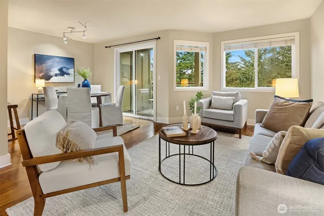 $390,000 | 11058 Northeast 33rd Place, Unit D3, Bellevue, WA 98004