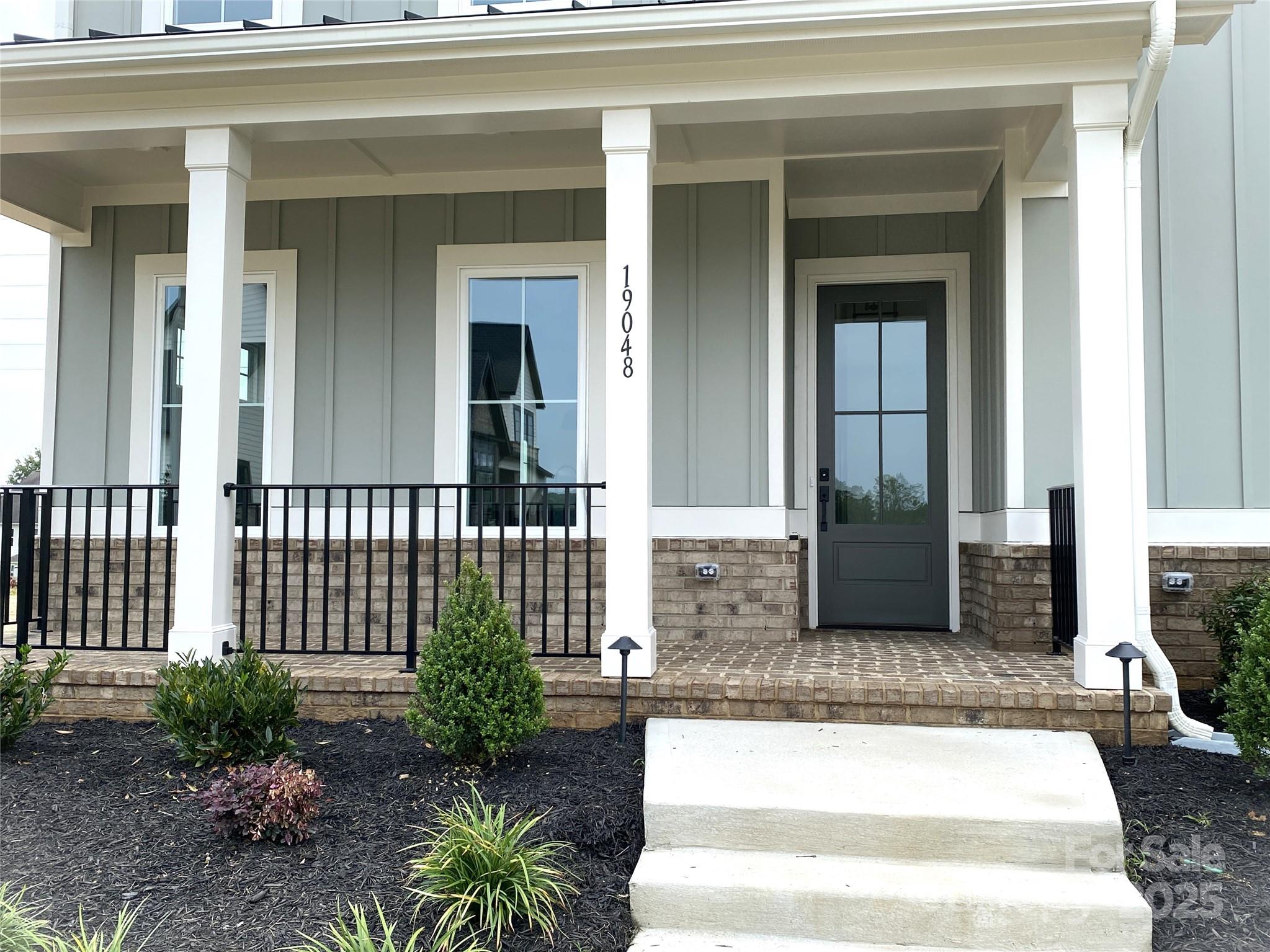 19048 Newburg Hl Road, Unit 27 Davidson, NC 28036 - Photo 2 of 46