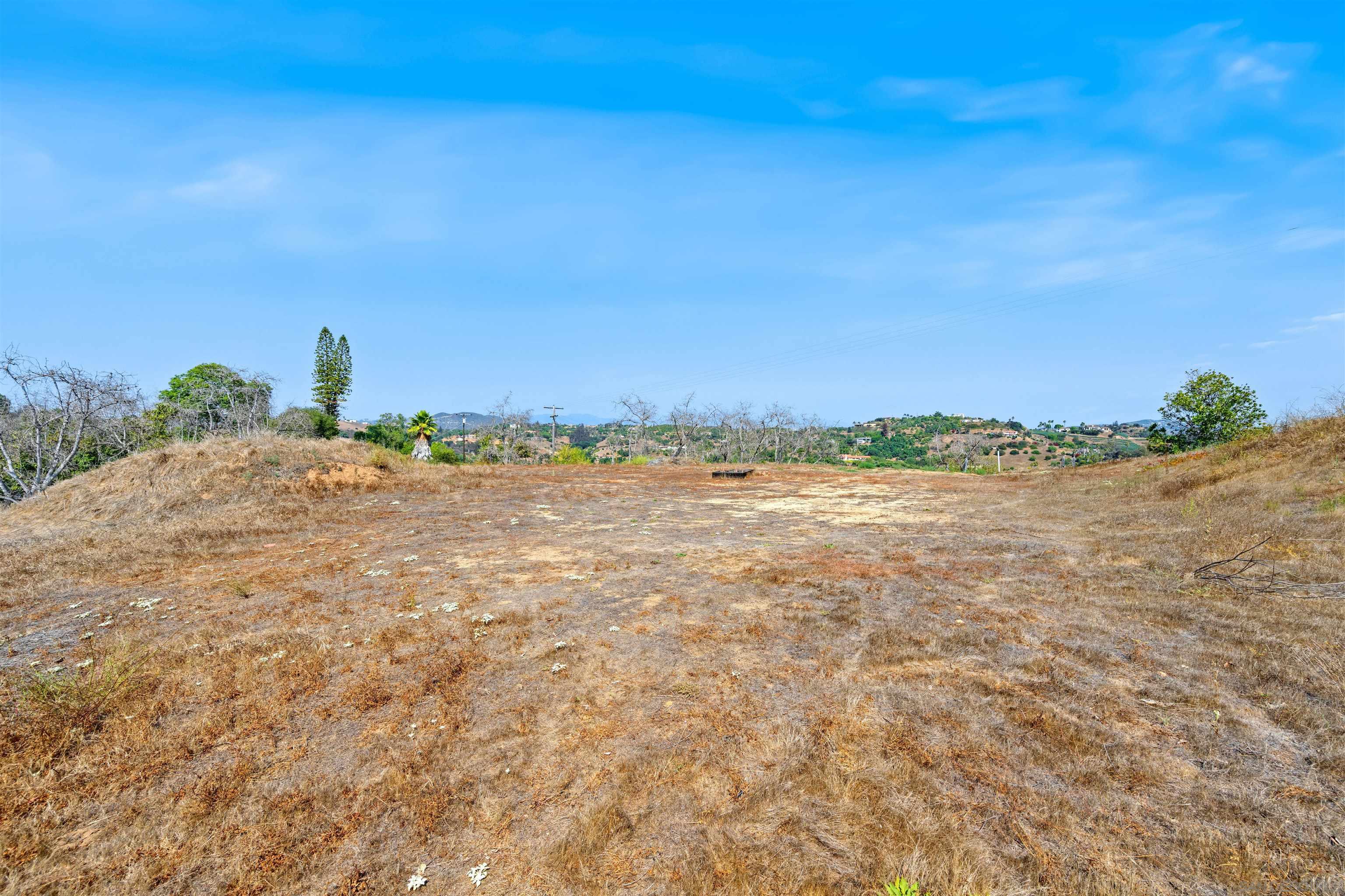 3240 Vía Del Cielo Fallbrook, CA 92028 - Photo 19 of 23 a view of beach and ocean