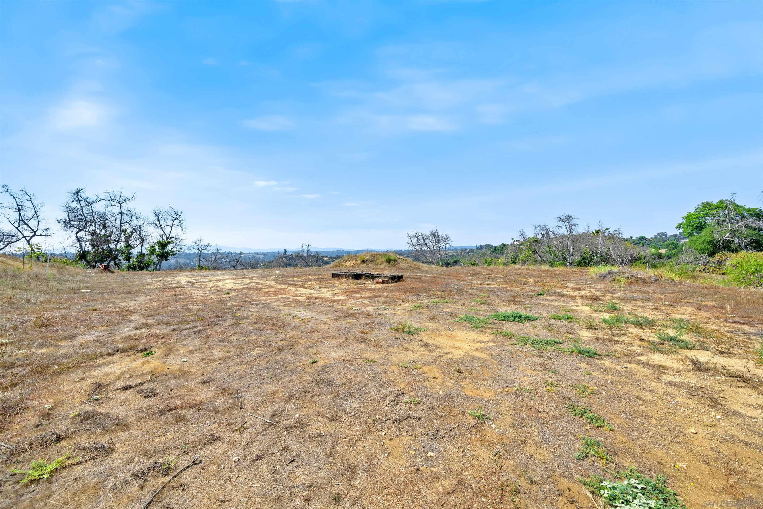3240 Vía Del Cielo Fallbrook, CA 92028 - Photo 20 of 23 a view of lake view and mountain view
