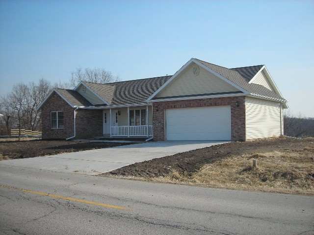 206 West Bittersweet Road Washington, IL 61571 - Photo 1 of 9 Gallery Image 1