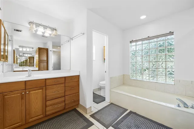 $700,000 | 4201 Southwest 78th Drive, Davie, FL 33328