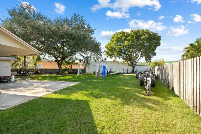 $700,000 | 4201 Southwest 78th Drive, Davie, FL 33328
