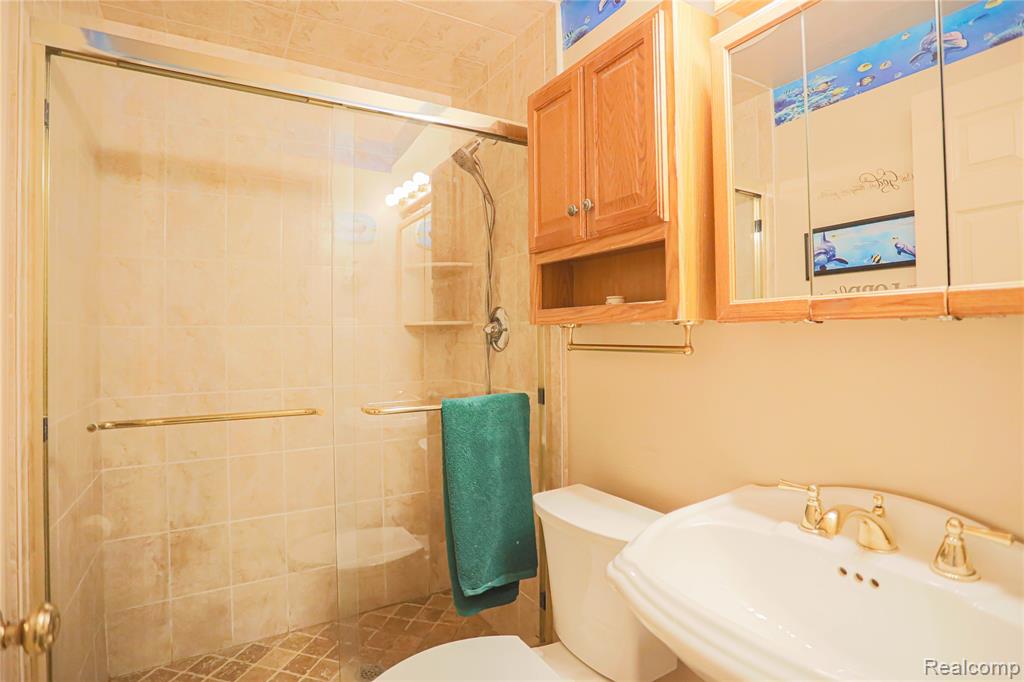 12103 Diegel Road Warren, MI 48093 - Photo 27 of 43 Gallery Image 27