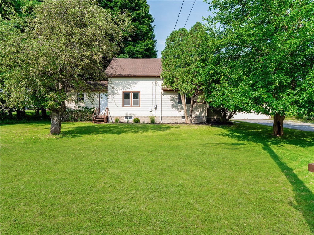 107 Golden Road Chili, NY 14624 - Photo 4 of 24