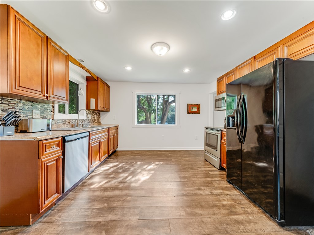 107 Golden Road Chili, NY 14624 - Photo 6 of 24