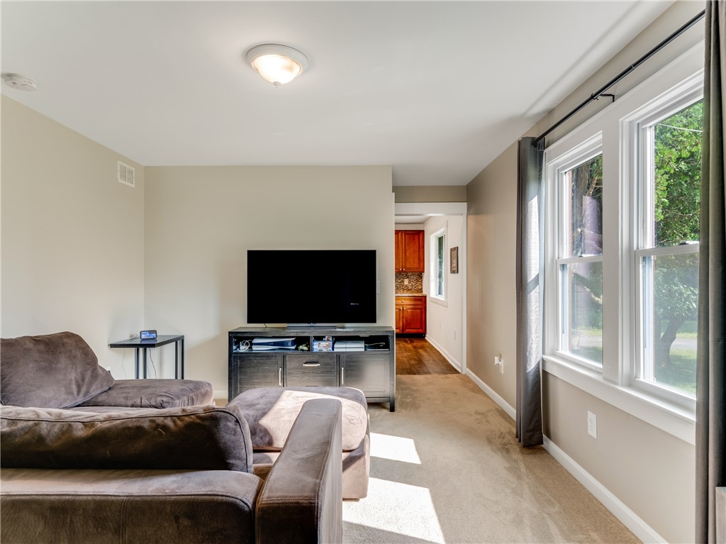 107 Golden Road Chili, NY 14624 - Photo 8 of 24