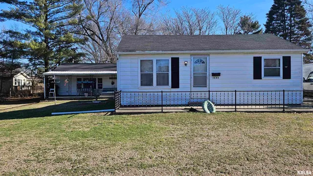 $77,000 | 1080 North Fayette Street, Jacksonville, IL 62650