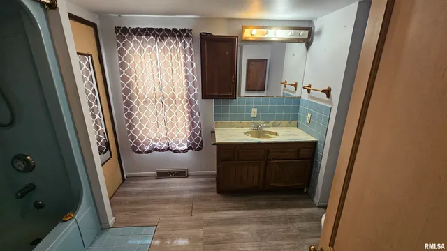 $77,000 | 1080 North Fayette Street, Jacksonville, IL 62650