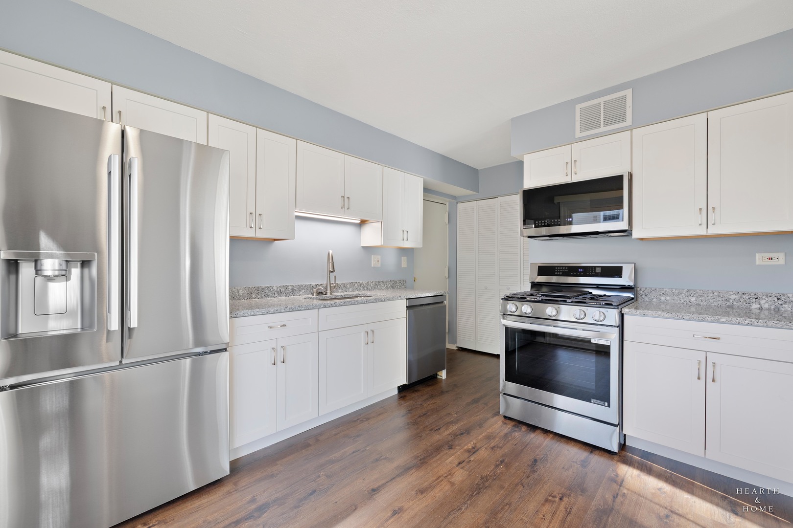 1208 Quincy Court Wheeling, IL 60090 - Photo 12 of 16