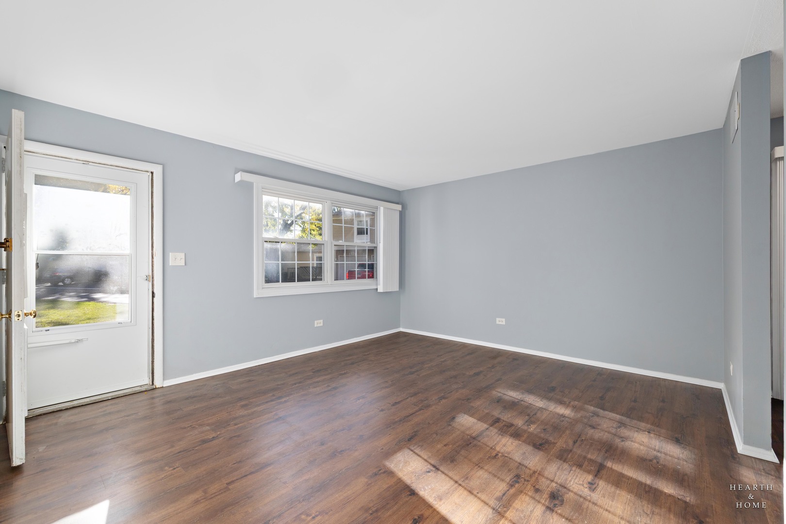 1208 Quincy Court Wheeling, IL 60090 - Photo 5 of 16