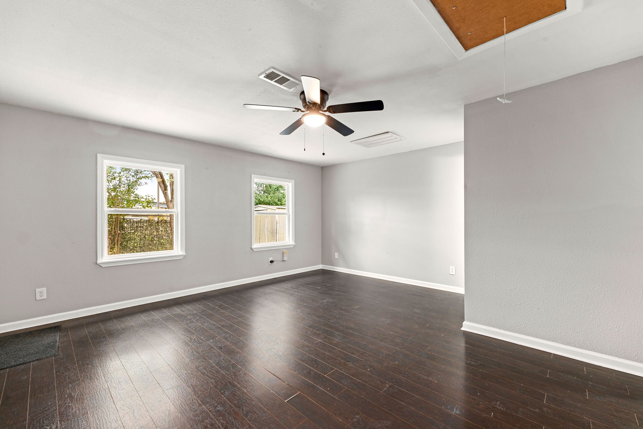 7630 Lady Street Houston, TX 77021 - Photo 20 of 32 Wood Floors in Family and Game room!