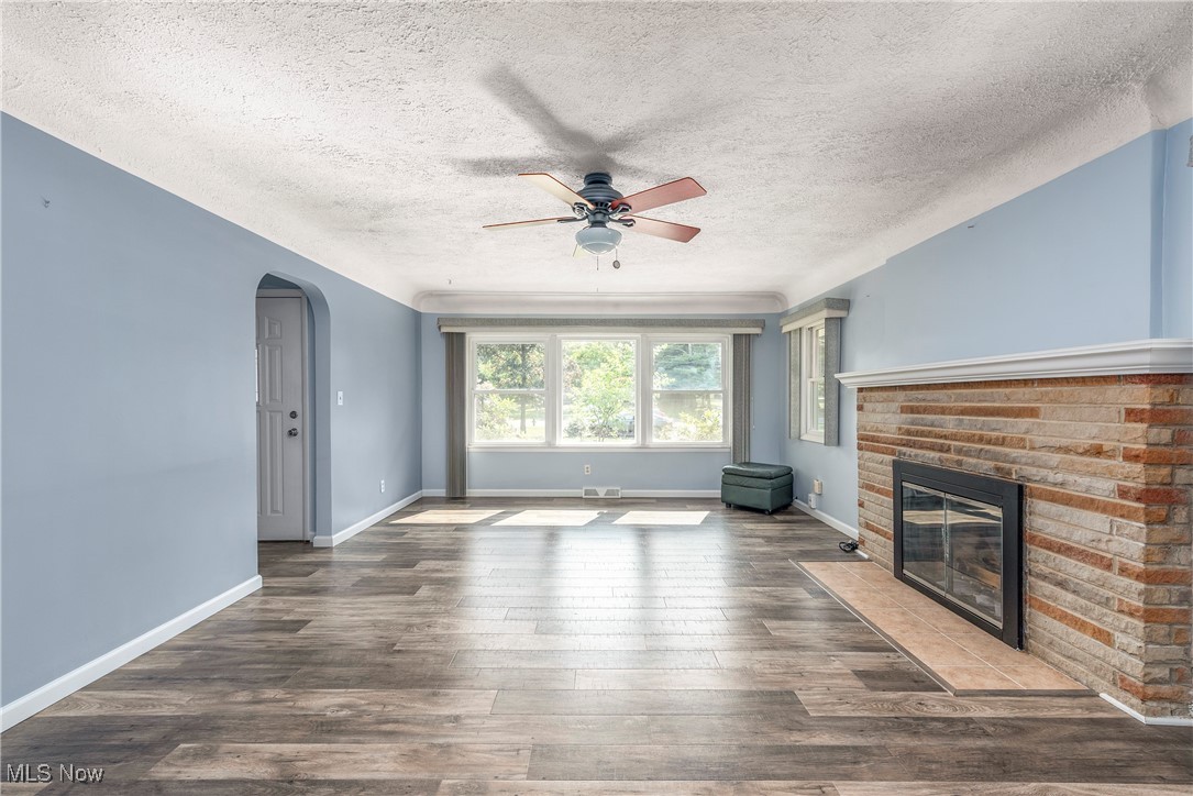 10570 Prospect Road Strongsville, OH 44149 - Photo 6 of 48