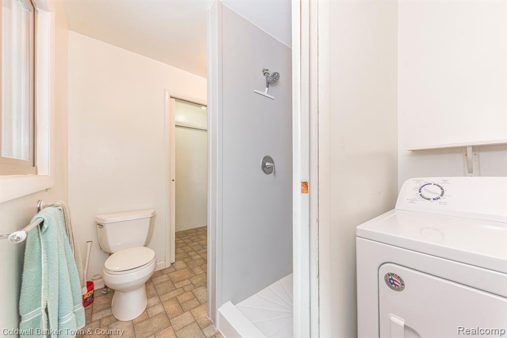 11644 Kerns Way Fenton, MI 48430 - Photo 35 of 50