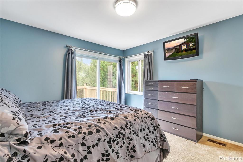 41272 Village Lake Road Novi, MI 48375 - Photo 22 of 56