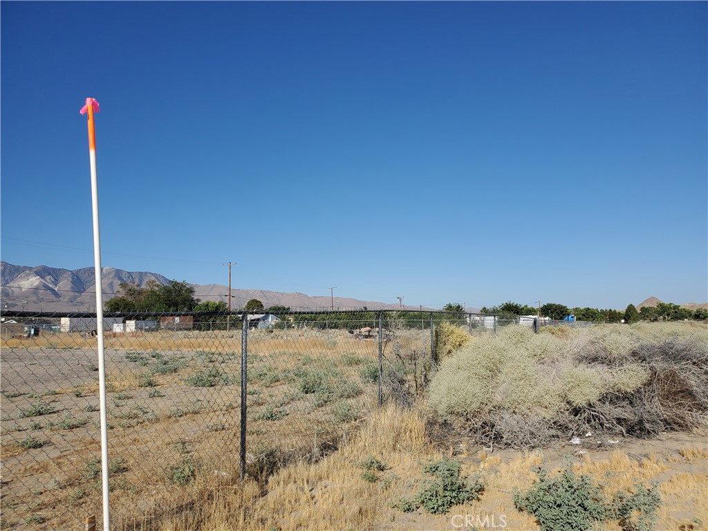 10600 Oracle Road Lucerne Valley, CA 92356 - Photo 4 of 7 a view of a lake
