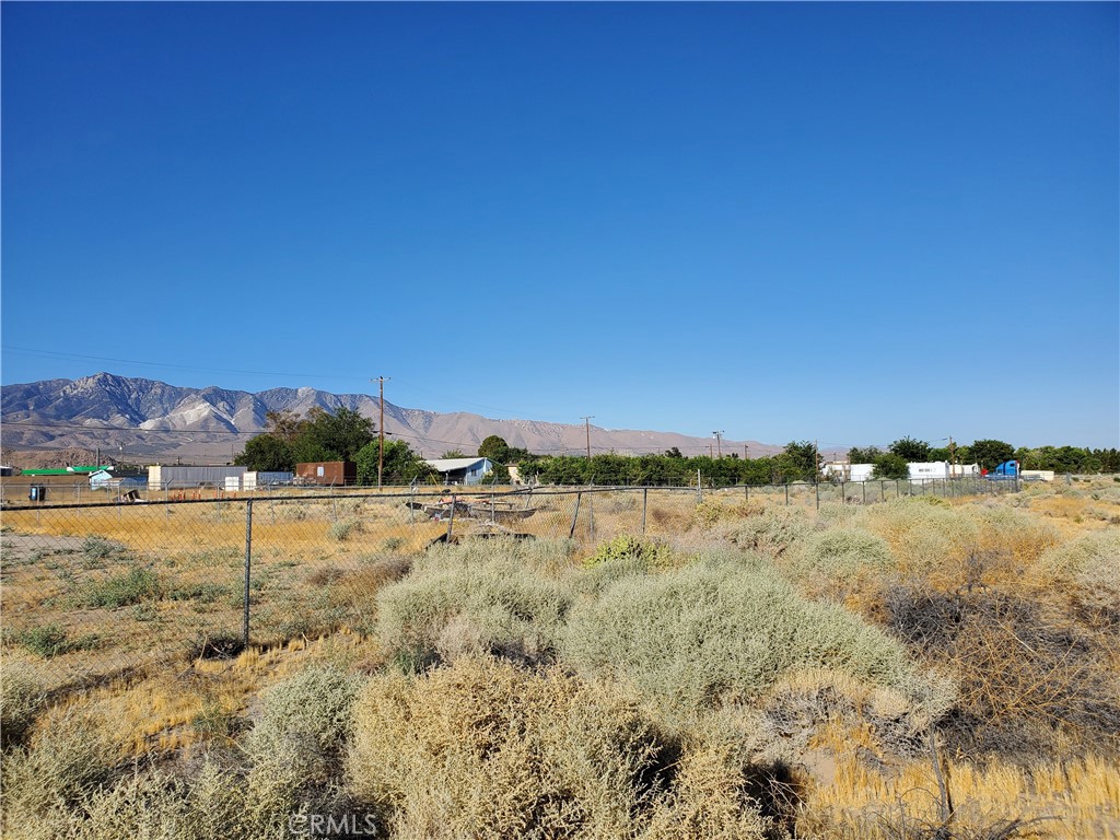 10600 Oracle Road Lucerne Valley, CA 92356 - Photo 6 of 7 a view of lake and mountain
