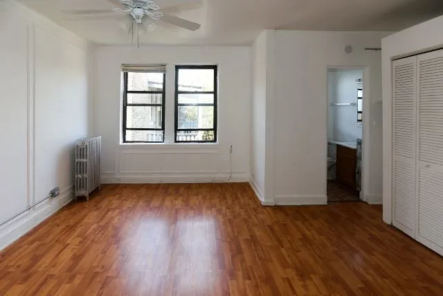 $1,035 | 4735 North Beacon Street, Unit 411, Chicago, IL 60640