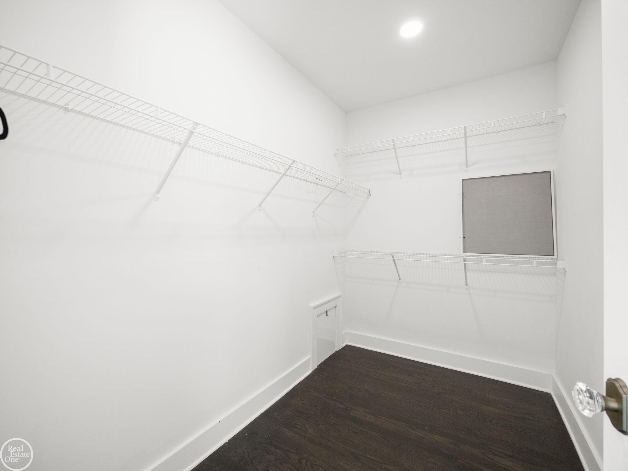 443 Wesley Street Rochester, MI 48307 - Photo 33 of 51 50127001-32.JPG