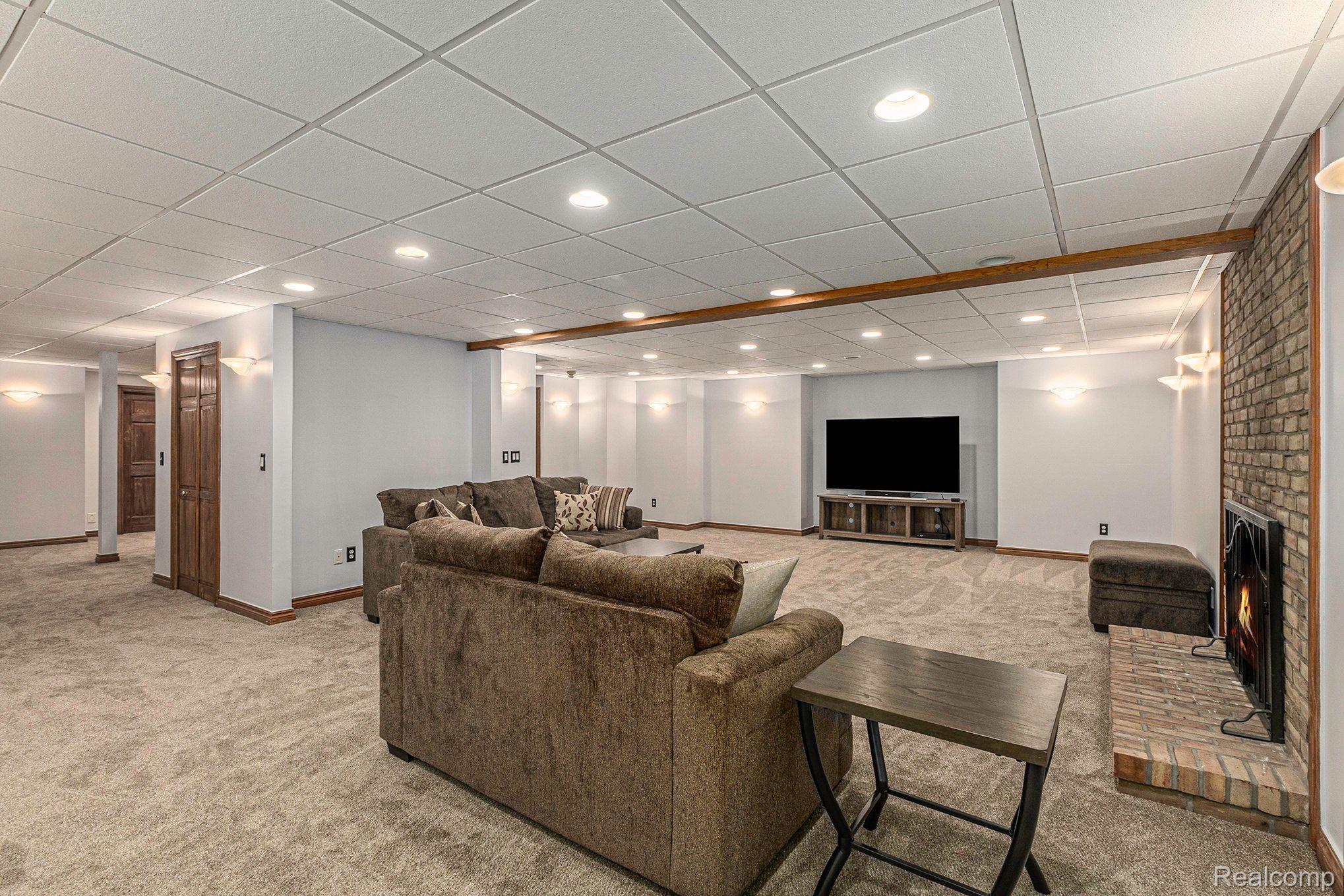 8065 Woodview Road Clarkston, MI 48348 - Photo 37 of 56 Gallery Image 37