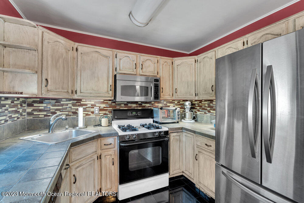 513 Crestview Terrace Point Pleasant, NJ 08742 - Photo 8 of 23 513 Crestview Ter Point Pleasant, NJ