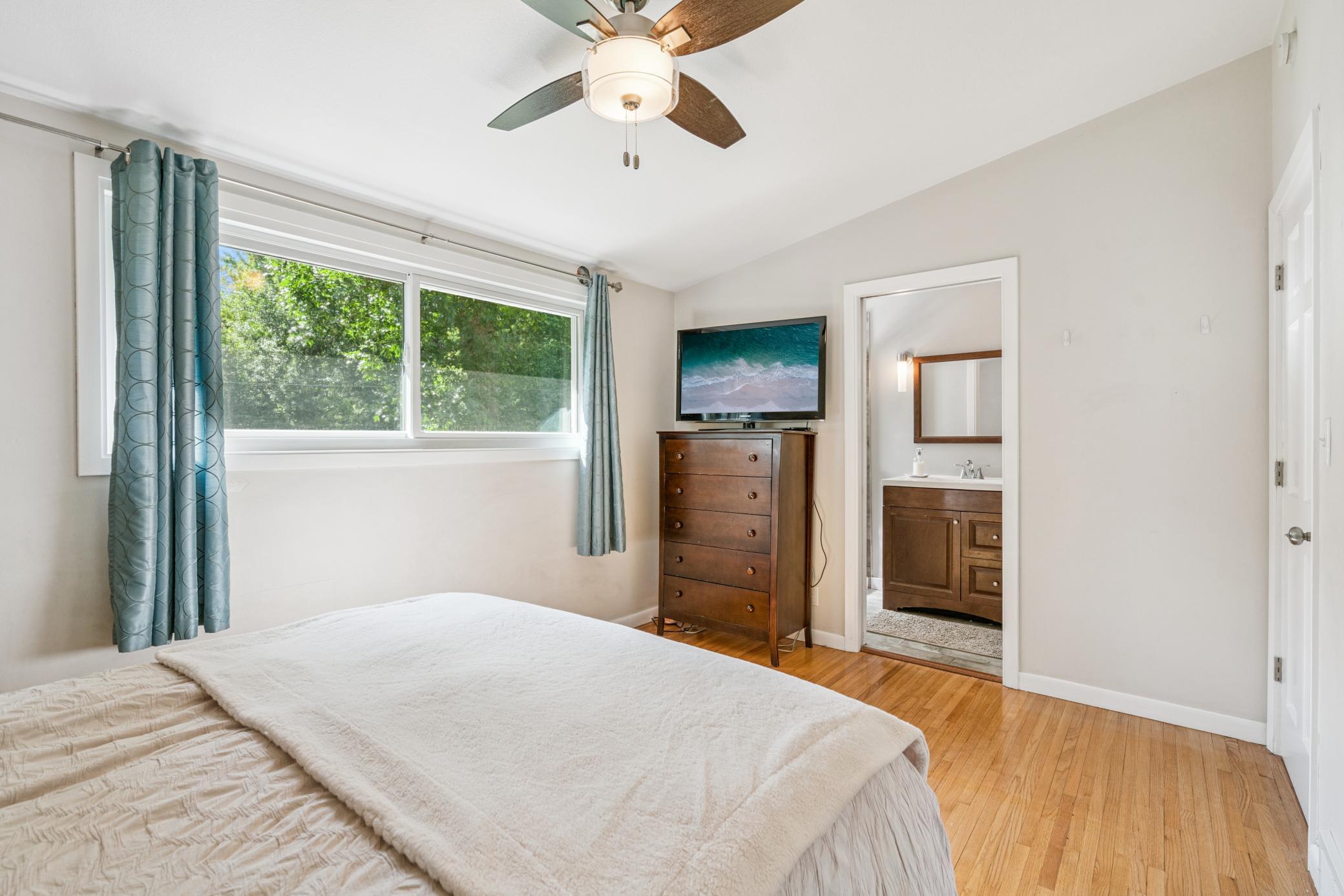 15809 Woodgate Road South Minnetonka, MN 55345 - Photo 19 of 41 Gallery Image 19