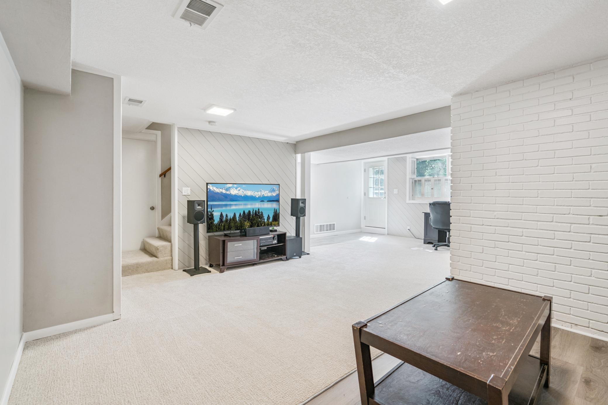 15809 Woodgate Road South Minnetonka, MN 55345 - Photo 27 of 41 Gallery Image 27