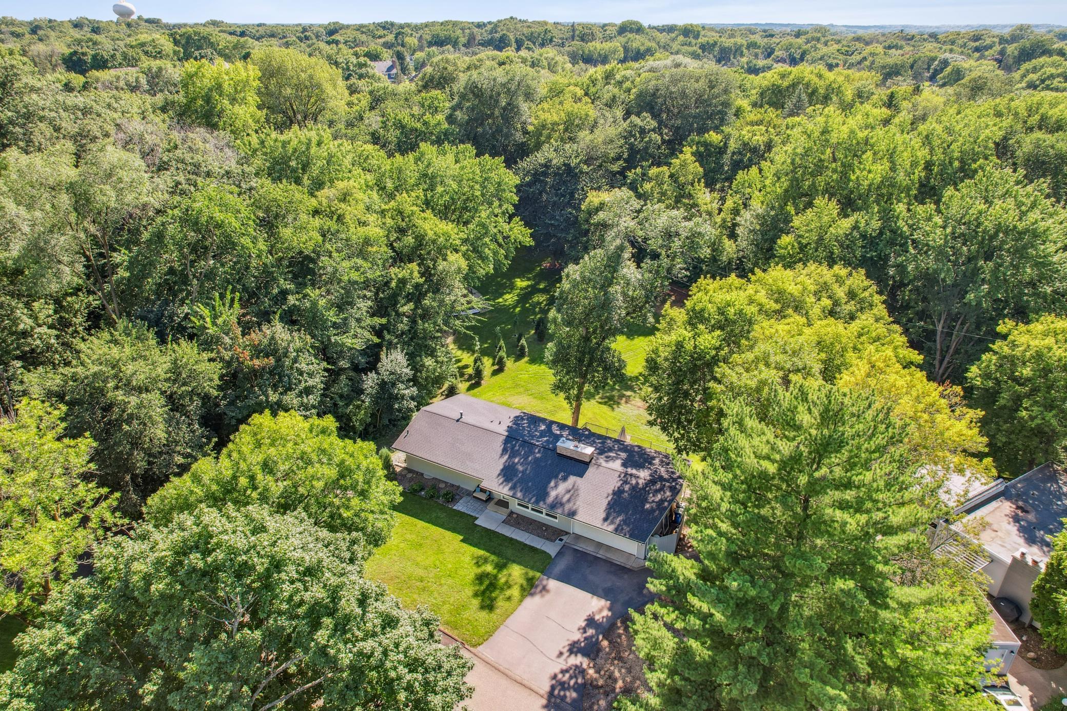 15809 Woodgate Road South Minnetonka, MN 55345 - Photo 29 of 41 Gallery Image 29