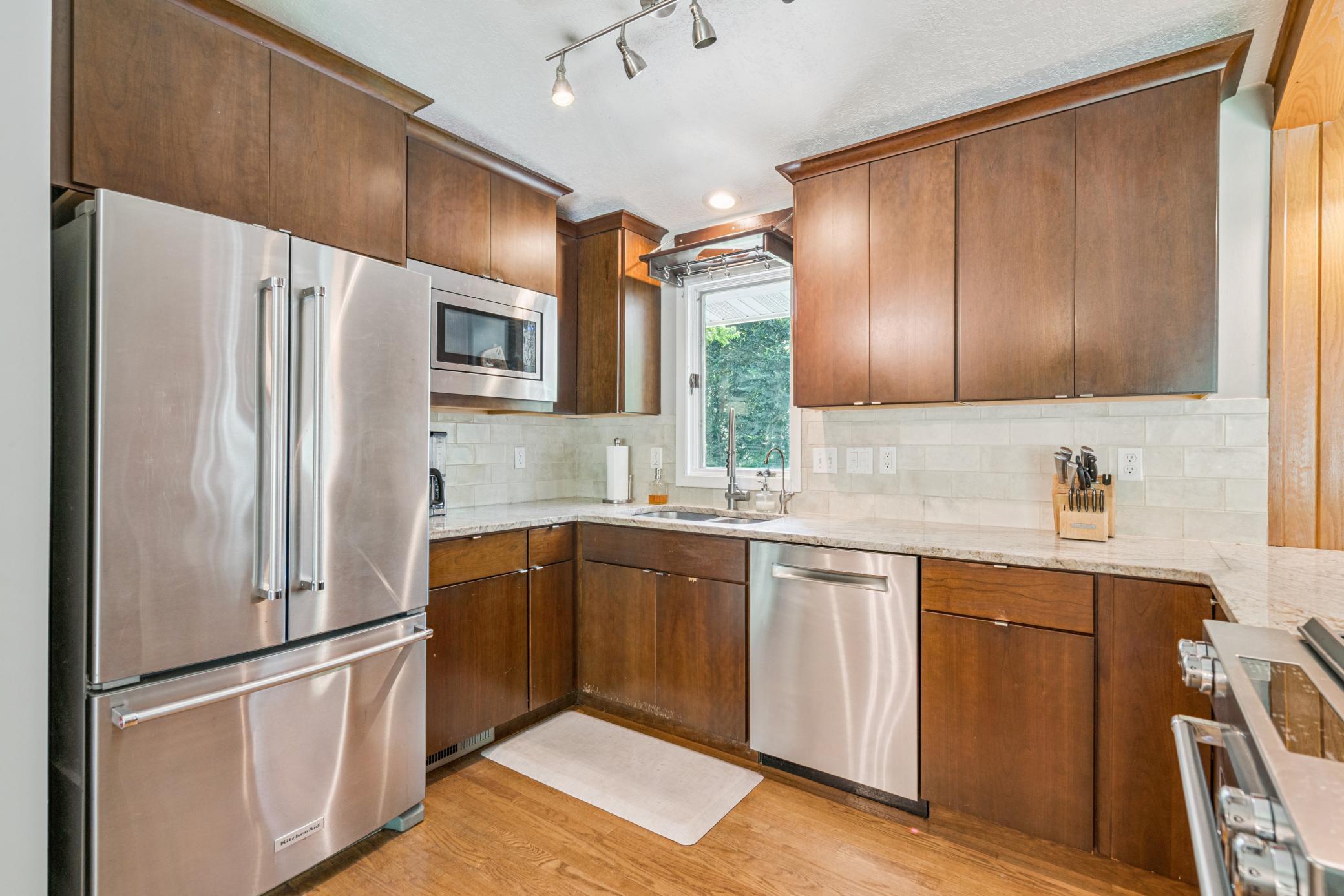 15809 Woodgate Road South Minnetonka, MN 55345 - Photo 7 of 41 Gallery Image 7