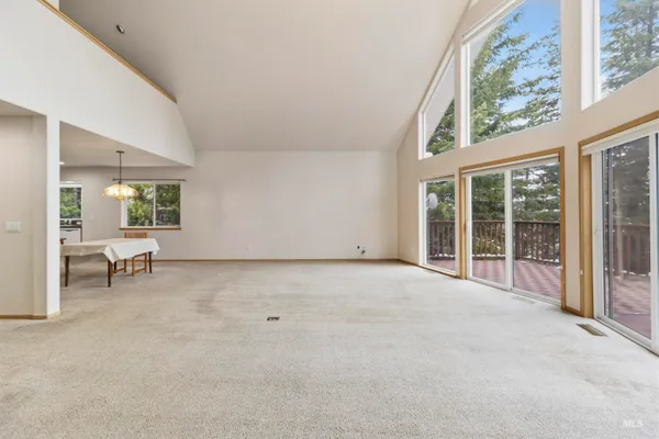 $599,000 | 1418 Four Mile Road, Viola, ID 83872