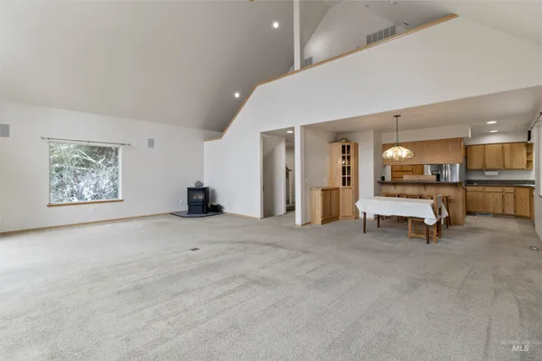 $599,000 | 1418 Four Mile Road, Viola, ID 83872