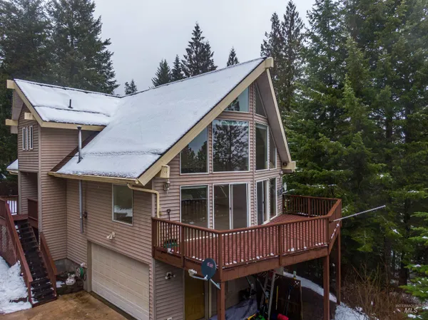 $599,000 | 1418 Four Mile Road, Viola, ID 83872