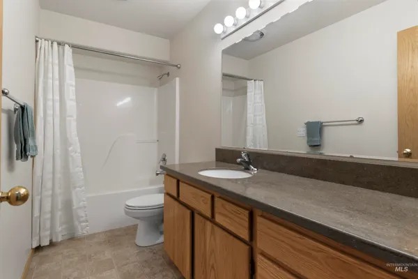 $599,000 | 1418 Four Mile Road, Viola, ID 83872