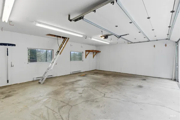 $599,000 | 1418 Four Mile Road, Viola, ID 83872