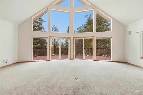 $599,000 | 1418 Four Mile Road, Viola, ID 83872