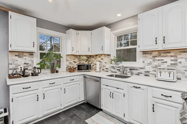 $575,000 | 5047 Williston Road, Williston, VT 05495