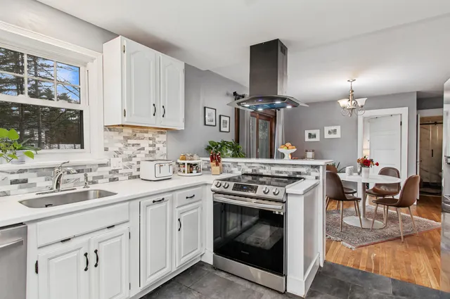 $575,000 | 5047 Williston Road, Williston, VT 05495