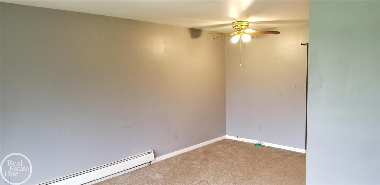 21530 Kelly Road, Unit 103 Eastpointe, MI 48021 - Photo 5 of 12